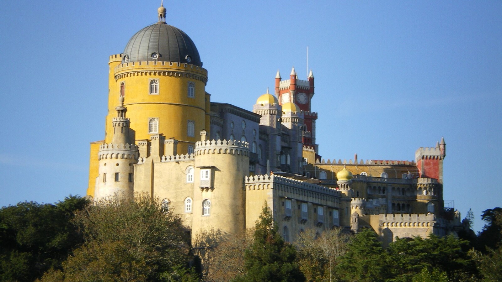 Day Trip to Sintra & Cascais with Pena Palace Admission