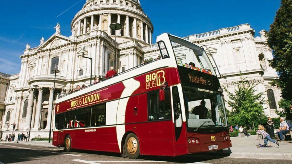London Hop-On Hop-Off Bus Tour with Thames River Cruise