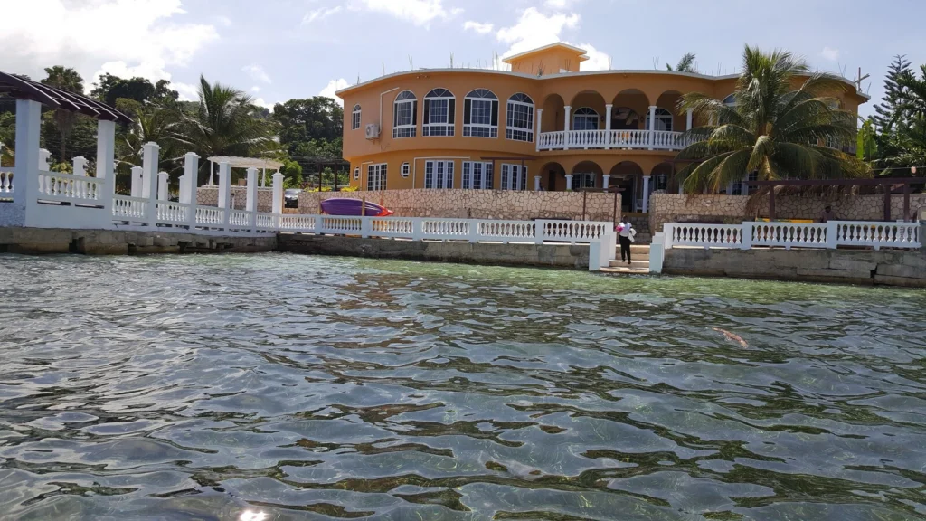 Waters Edge Guest House, Great River Bay, west of Montego Bay