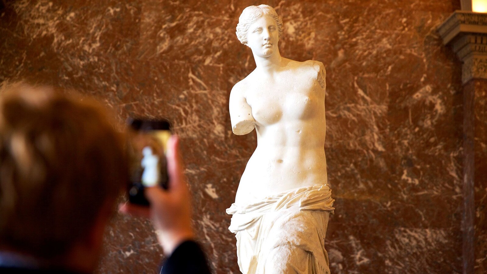 Mona Lisa & Masterpieces: A Curated Tour of Louvre Highlights