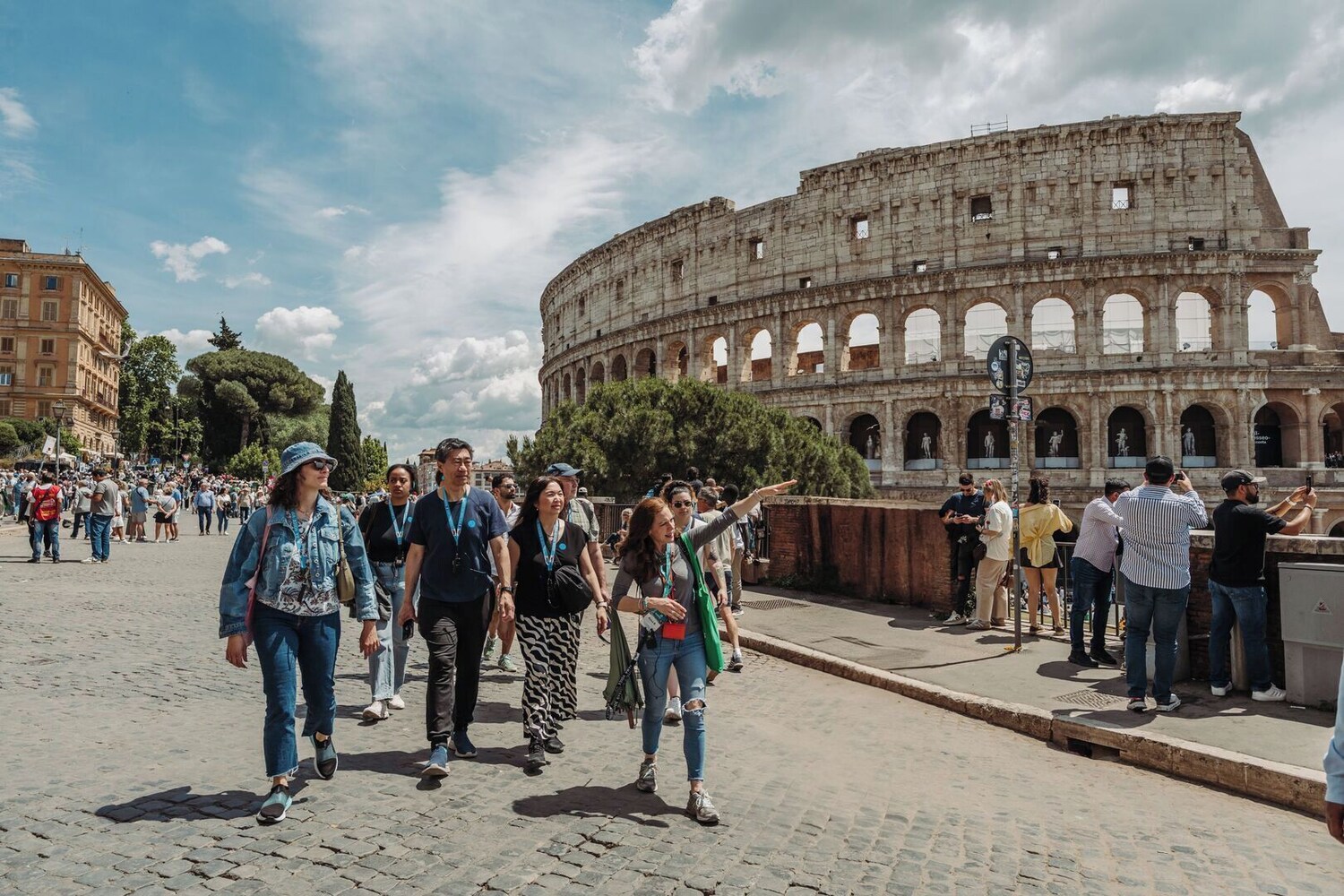 Colosseum Small Group Guided Tour with Roman Forum & Palatine Hill