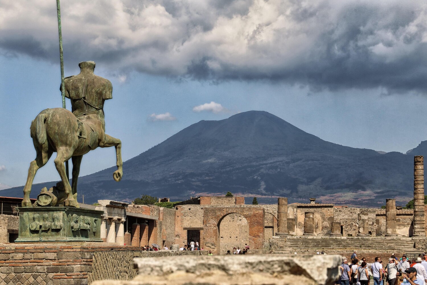 From Rome: Pompeii Day Trip with Optional Vesuvius & Pizza Lunch
